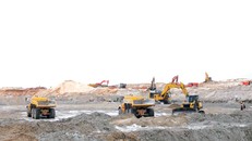 Công trường khai thác mỏ sắt Thạch Khê, Hà Tĩnh. Ảnh: PV.