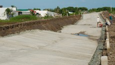 Công trình hơn 150 tỷ đồng đã hư hỏng sau vài tháng đưa vào sử dụng. Ảnh: Phúc Hưng.