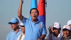 Thủ tướng Campuchia đưa ra hạn chót cho Lào rút quân vào tuần sau. Ảnh: Reuters.