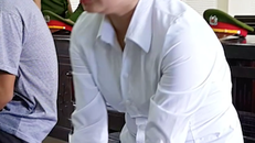 Lô Thị Kim khóc tại toà. Ảnh: Hải Bình.