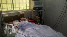 Bệnh nhân L. đã tử vong sau 3 ngày được các bác sĩ tích cực điều trị. Ảnh: Vũ Di.