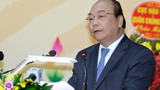  Thủ tướng Nguyễn Xuân Phúc phát biểu tại Quân chủng Phòng không - Không quân. Ảnh: VGP/Quang Hiếu