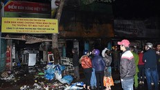 Vụ cháy đã thiêu rụi 3 ngôi nhà liền kề