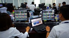 Chứng khoán tăng mạnh phiên đầu năm Mậu Tuất. Ảnh: Ngọc Dương