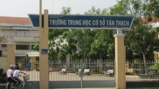 Trường THCS Tân Thạch - nơi diễn ra vụ việc. Ảnh: Nguyễn Xuân Thắng.