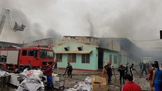 Vụ cháy xảy ra tại nhà máy may Vina Korea (Ảnh: Vietnamnet)