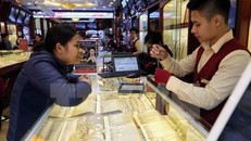 Một tuần “đầy cảm xúc” của thị trường vàng trong nước. Ảnh: TTXVN