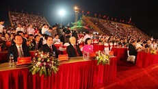 Tổng Bí thư Nguyễn Phú Trọng cùng các đồng chí lãnh đạo, nguyên lãnh đạo Đảng, Nhà nước dự Lễ kỷ niệm. Ảnh: Báo Ninh Bình