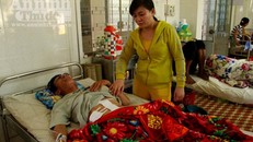 Ông Ngọc khi nằm điều trị tại bệnh viện