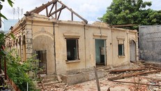 Ngôi biệt thự tại 237 Nơ Trang Long bị phá dỡ và TP yêu cầu phục dựng lại nguyên trạng