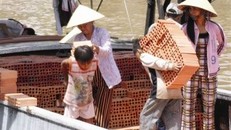 Thuê nhân viên dưới 18 tuổi không phạm luật?