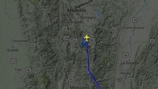 Vị trí máy bay rơi. Sân bay quốc tế ở Medellin, Colombia, đã xác nhận chiếc máy bay khởi hành từ Bolivia thuộc hãng hàng không LAMIA Airlines mang số hiệu RJ85. Ảnh: FlightRadar24.