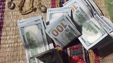 Số tài sản mà Thanh lấy trộm được từ chú ruột của mình. (Ảnh: Công an cung cấp)