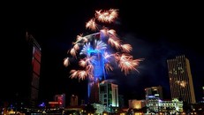 TP.HCM có thể xem xét cho phép bắn pháo hoa vào cuối tuần. 