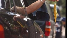 Vứt rác trên vỉa hè bị phạt 7 triệu đồng