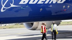 Boeing đang gặp phải cuộc chiến pháp lý từ EU và Airbus liên quan đến dòng máy bay 777X của hãng này. Ảnh: Reuters.