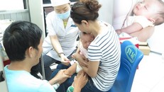 PGS.TS. Phan Trọng Lân, Giám đốc Viện Pasteur TP.HCM khẳng định, đơn vị vẫn đủ thuốc để phục vụ người dân.