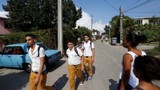 Người dân tại khu vực Jaimanitas. (Ảnh: Reuters)