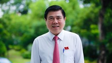 Chủ tịch UBND TP.HCM yêu cầu công chức không được đi lễ hội trong giờ hành chính. 