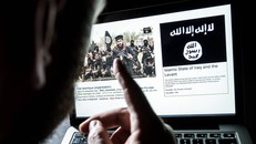 Facebook, Microsoft, Twitter và YouTube hợp tác ngăn chặn những nội dung tuyên truyền khủng bố Ảnh: Zuma Press.