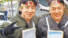 Con trai Thành Long không có tên trong danh sách diễn viên và poster quảng cáo nhưng lại có đất diễn nhiều chỉ sau ông bố nổi tiếng.