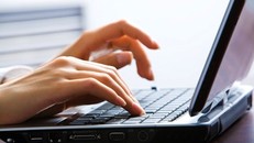 Hàng trăm công chức Hà Nội bỏ thi công nghệ thông tin