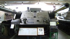 Mẫu xe tăng 2 pháo chính trưng bày tại một bảo tàng quân sự ở Đức. Ảnh: War History Online