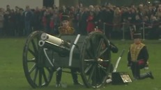 41 phát đại bác mừng 65 năm trị vì của Nữ hoàng Anh