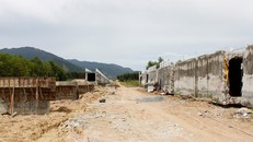 Cầu máng số 3 bị sập khoảng 120 m do thiết kế và thi công sai. 