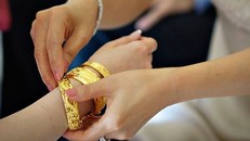 Tiền, vàng được cho trong ngày cưới là tài sản chung?