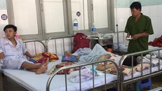 Bà Bé và em Nhơn đang được điều trị tại bệnh viện. 