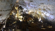 Động Thiên Đường được đánh giá mang đến sự khác biệt cao cho cuộc thi Hoa hậu hòa bình thế giới. 