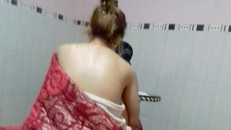 Nữ nhân viên múa thoát y. Ảnh C.A.