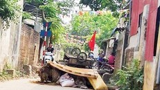 Đường vào xã Đồng Tâm (Mỹ Đức, Hà Nội) bị người dân chặn lại. 