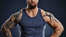 Björnsson cao 2,06 m và nặng 110 kg. Ảnh: Wikipedia.