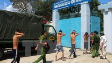 Một số học viên bỏ trốn được đưa về trại tập trung.