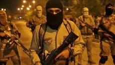 Phiến quân IS ở Mosul, Iraq. Ảnh: Reuters.