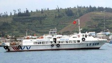 Cảnh sát theo tàu cao tốc 'hộ tống' đề thi ra đảo Lý Sơn