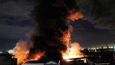 Đám cháy nhìn từ trên cao. 