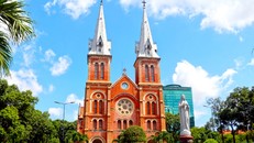 Nhà thờ Đức Bà Sài Gòn được đại trùng tu trong thời gian 2 năm.