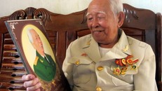 Ông Cắm là một trong 34 chiến sĩ đầu tiên của Quân đội nhân dân Việt Nam.