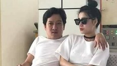 Hai người tại sân bay ở Côn Đảo. Trường Giang, Nhã Phương thường xuất hiện giản dị trong cuộc sống thường ngày. Ảnh: FB.