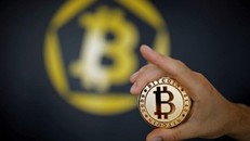 Tiền ảo Bitcoin đang đứng trước bước ngoặt quan trọng. Ảnh: Reuters