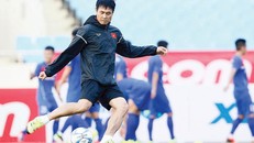 SEA Games 29 là cơ hội cuối cùng để HLV Hữu Thắng có thể giữ ghế HLV trưởng các ĐTQG. Ảnh: VSI.