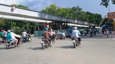 Cầu vượt thép giải cứu sân bay Tân Sơn Nhất bị đình chỉ 2 tháng