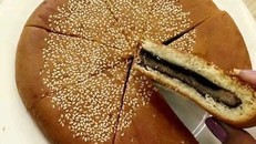 Bánh trung thu Hồng Kông có trọng lượng tới 700g/bánh nhưng giá chỉ từ 50.000-70.000 đồng/chiếc