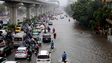 Thời tiết ngày 18/7: Áp thấp và gió Đông Nam gây mưa lớn ở Bắc Bộ và Bắc Trung Bộ