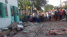 Vũng Tàu: Ban công bất ngờ đổ sập khiến 3 người tử vong, 1 cháu bé bị thương nặng