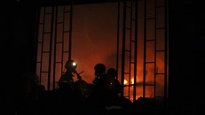 Nổ lớn và hỏa hoạn gần 3 tiếng tại công ty may ở Quận 9