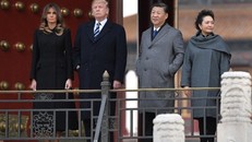 Vợ chồng Tổng thống Mỹ Trump và vợ chồng Chủ tịch Trung Quốc Tập Cận Bình tại Tử Cấm Thành ngày 8/11. Ảnh: AFP.